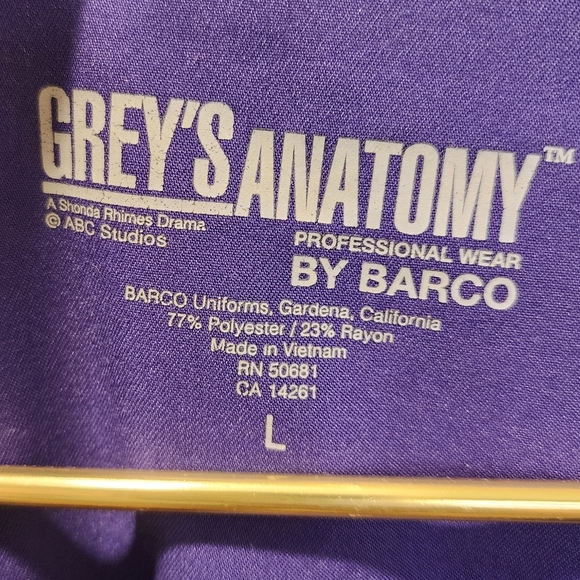 GREY'S ANATONY Women Purple Scrub Top Size L - Picture 9 of 12